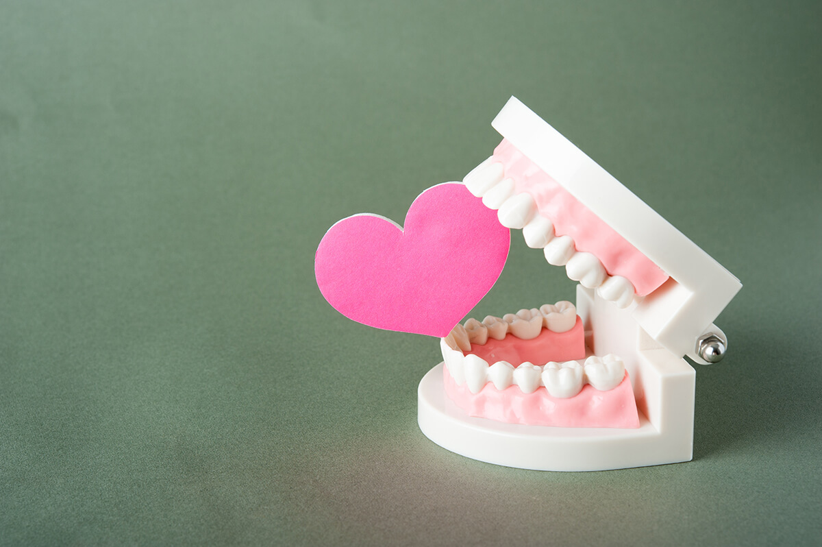 Czyszczenie protez zębowych – na czym ono polega?